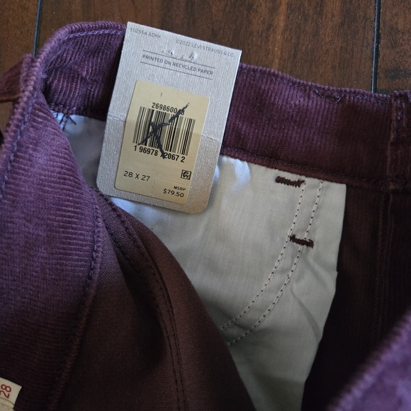 Levi's Women's High Waisted Tapered Corduroy Mom Jeans In Burgundy Size W28 L27 - Picture 13 of 16